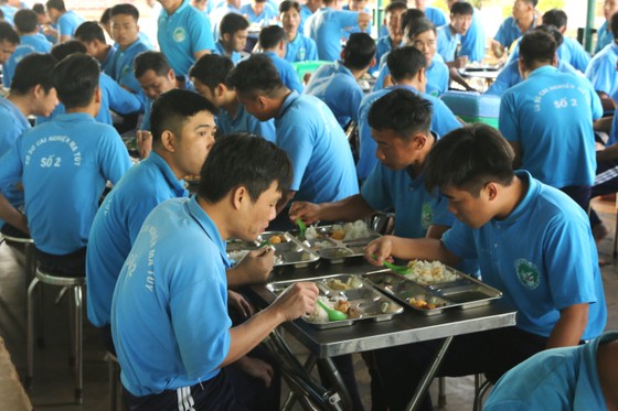 Giám đốc Sở LĐTB-XH TPHCM Lê Minh Tấn thăm, chúc tết cơ sở cai nghiện ma túy ảnh 4