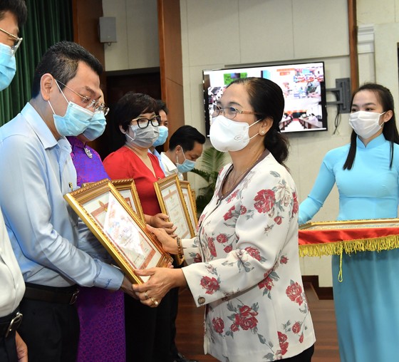 Chủ tịch UBND TPHCM Nguyễn Thành Phong 'điểm mặt' sở ngành 'ngâm' hồ sơ của doanh nghiệp ảnh 5