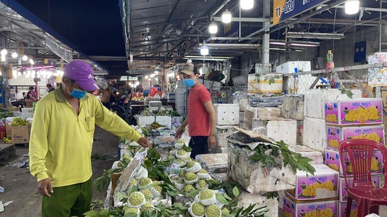 Chợ đầu mối Bình Điền tạm dừng tập kết giao hàng, mua bán trực tiếp từ 8 giờ sáng 6-7 ảnh 4