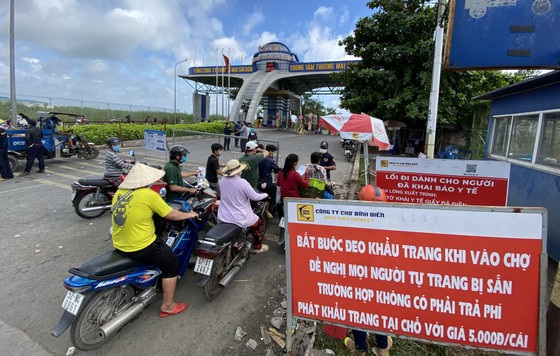 Chợ đầu mối Bình Điền tạm dừng tập kết giao hàng, mua bán trực tiếp từ 8 giờ sáng 6-7 ảnh 1