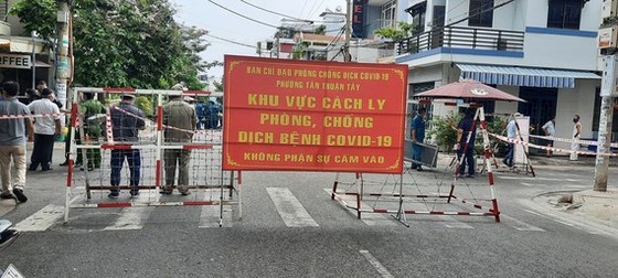 Phó Bí thư Thường trực Thành ủy TPHCM Phan Văn Mãi: Quyết liệt giãn cách, nhưng cũng chuẩn bị tâm thế cho tình huống xấu hơn ảnh 2