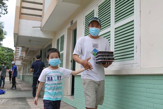 Đưa dân từ nhà trọ lụp xụp ở quận Bình Thạnh vào trong nhà nghỉ, chung cư ảnh 5