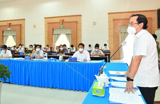 Bí thư Thành ủy TPHCM Nguyễn Văn Nên: 'Yếu tố cần nhất để mở cửa trở lại chính là vaccine' ảnh 2