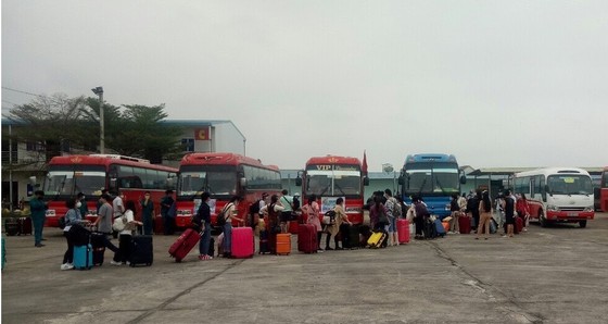 Đồng Nai đưa 293 công dân kết thúc cách ly tập trung về quê đón tết ảnh 1