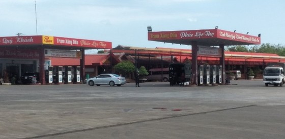 Công an khám xét đồng loạt 16 điểm kinh doanh xăng dầu tại TPHCM và Bình Phước ảnh 1