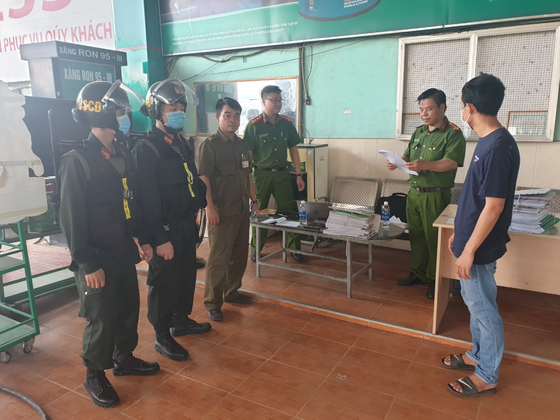 Bắt giữ thêm đối tượng buôn lậu xăng dầu giả trong chuyên án 920G ảnh 4