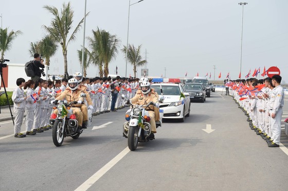 Đoàn cấp cao Triều Tiên tham quan nhà máy sản xuất ô tô của Vingroup ảnh 1