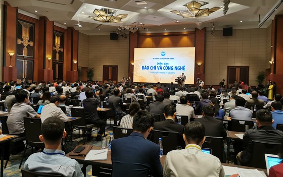 Theo Bộ trưởng Bộ TT-TT Nguyễn Mạnh Hùng, báo chí Việt Nam phải thay đổi, trước khi công nghệ chuyển “sứ mạng báo chí” cho lực lượng khác ảnh 1