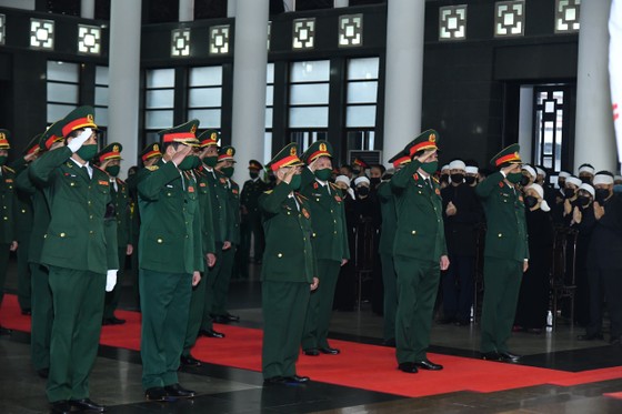 Cử hành trọng thể Quốc tang nguyên Tổng Bí thư Lê Khả Phiêu ảnh 11