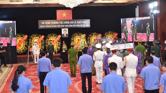 Cử hành trọng thể Quốc tang nguyên Tổng Bí thư Lê Khả Phiêu ảnh 34