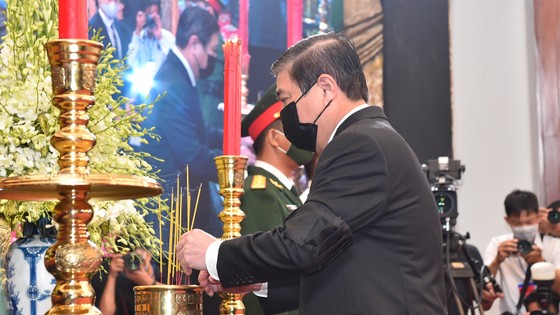 Cử hành trọng thể Quốc tang nguyên Tổng Bí thư Lê Khả Phiêu ảnh 39
