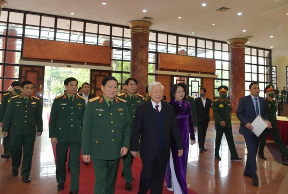 Quân đội sẵn sàng chiến đấu, quản lý chặt chẽ vùng trời, vùng biển, biên giới, nội địa và không gian mạng ảnh 1