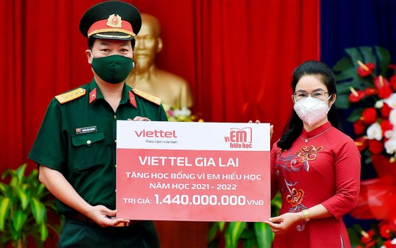 Hơn 40 tỷ đồng chương trình “Vì em hiếu học” cho những học sinh có hoàn cảnh khó khăn ảnh 1