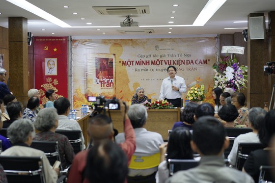 Ra mắt hồi ký người "một mình một vụ kiện da cam" ảnh 1