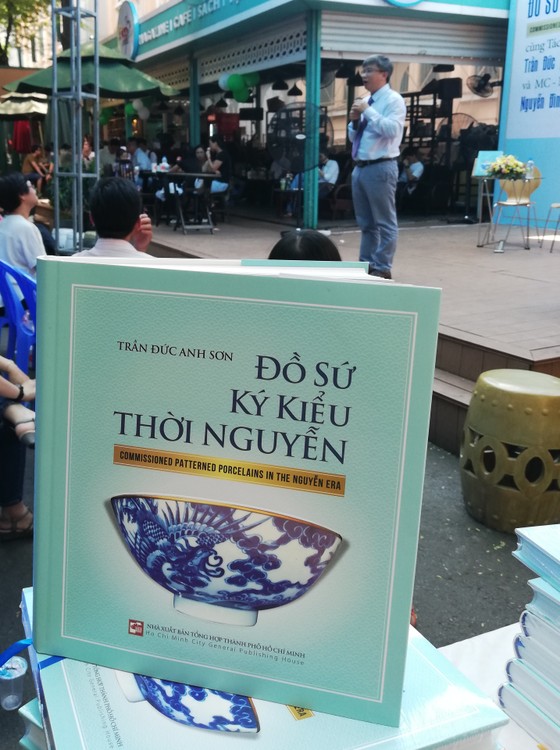 Đồ sứ ký kiểu thời Nguyễn - Dấu xưa một thuở! ảnh 2