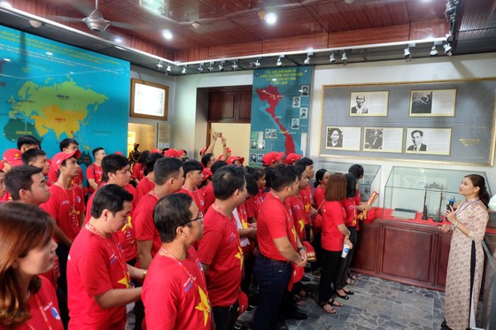 Hành trình 'Tôi yêu Tổ quốc tôi' trên thành phố mang tên Bác ảnh 2