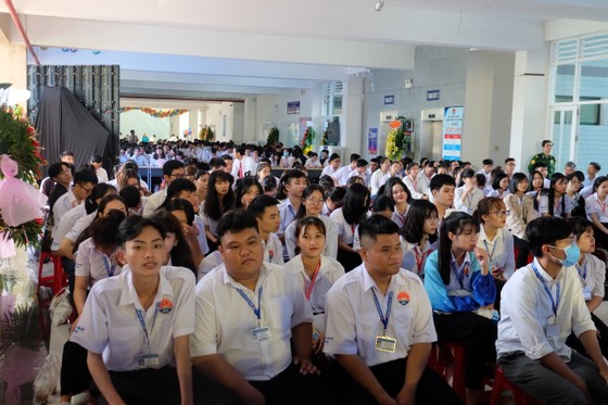 Học viện Cán bộ TPHCM khai giảng năm học mới ảnh 2
