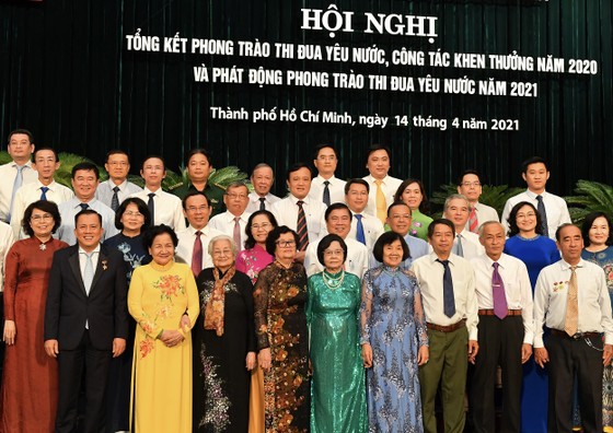 TPHCM phát động 12 nội dung thi đua trong năm 2021 ảnh 1