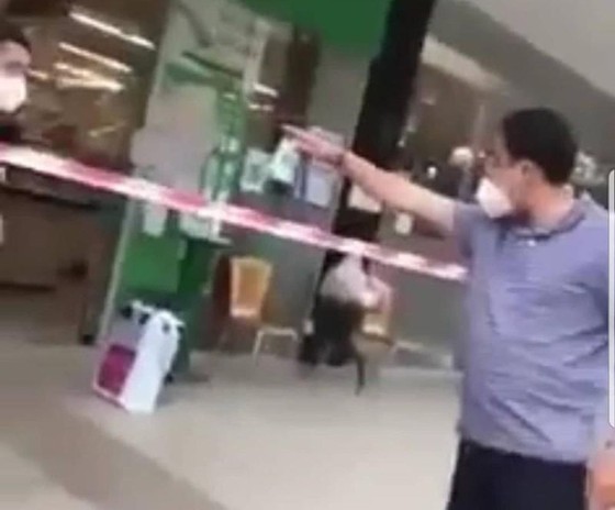 Công an quận 7 đã mời người tự xưng là 'Ban chỉ đạo quận 7' đến làm việc ảnh 1