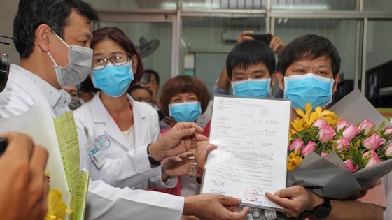 Bệnh nhân nhiễm Covid-19 thứ hai tại TPHCM đã xuất viện ảnh 4