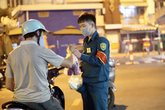 Nguy cơ lây nhiễm dịch Covid-19 từ đường mòn, lối mở rất lớn ảnh 4