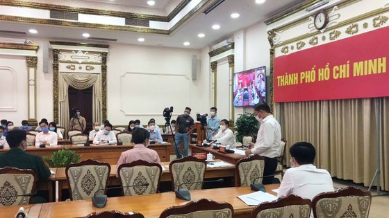 TPHCM thêm 24 ca dương tính lần 1 với SARS-CoV-2, phong tỏa nhiều khu vực ảnh 3
