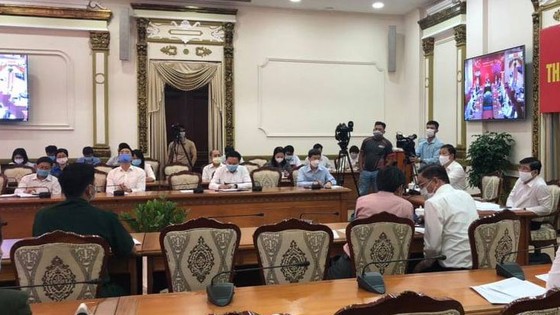 TPHCM thêm 24 ca dương tính lần 1 với SARS-CoV-2, phong tỏa nhiều khu vực ảnh 1