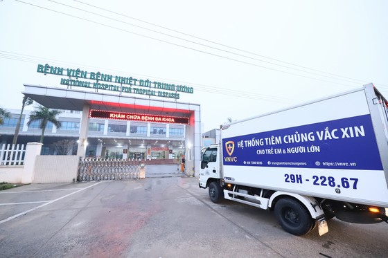 Sáng 8-3, triển khai những mũi tiêm vaccine ngừa Covid-19 đầu tiên tại TPHCM, Hà Nội và Hải Dương ảnh 2