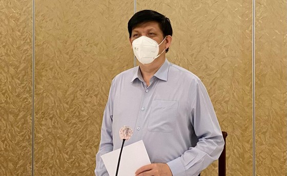 Bộ trưởng Bộ Y tế: Cả y tế công lập và tư nhân đồng hành chống dịch ảnh 1