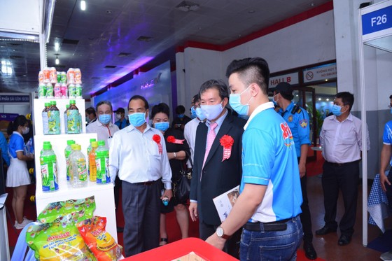 Khai mạc Hội chợ triển lãm 'Tôn vinh hàng Việt năm 2020' ảnh 1