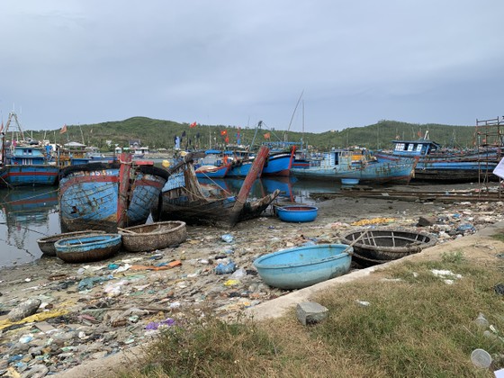 Giải pháp xử lý ô nhiễm môi trường từ xác tàu ở cảng cá Sa Huỳnh ảnh 6