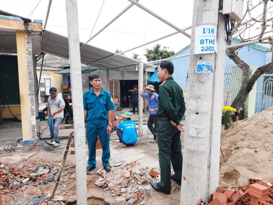 Bộ đội xây nhà tình nghĩa cho dân xứ biển ảnh 3
