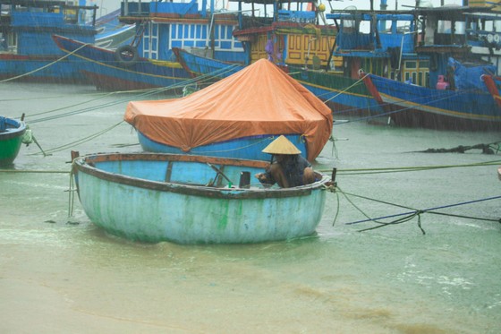 Các tỉnh miền Trung khẩn trương ứng phó bão số 5 đổ bộ ảnh 6