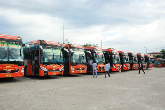 Tỉnh Quảng Ngãi bỏ kinh phí mua vé máy bay đón 200 thai phụ từ TPHCM, Bình Dương và Đồng Nai về quê ảnh 1