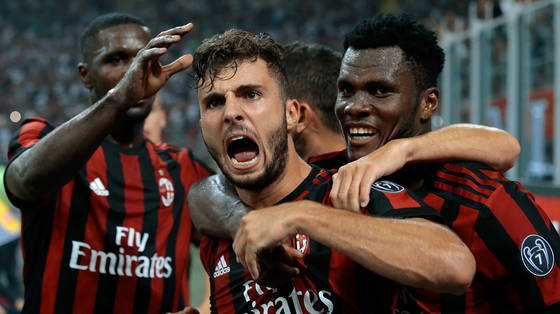 Milan chờ mùa giải vĩ đại ảnh 1