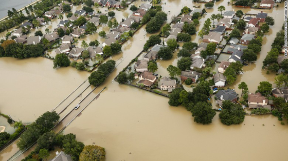 Siêu bão Harvey trút xuống Texas 34.000 tỷ lít nước ảnh 1