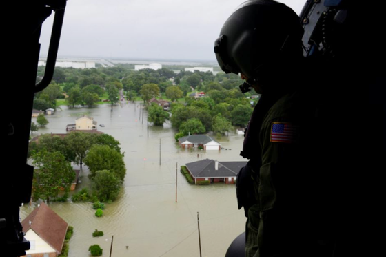 Siêu bão Harvey trút xuống Texas 34.000 tỷ lít nước ảnh 3