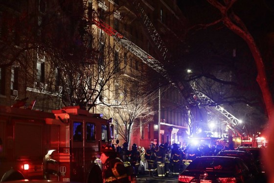 Cháy chung cư ở New York làm 12 người chết ảnh 1