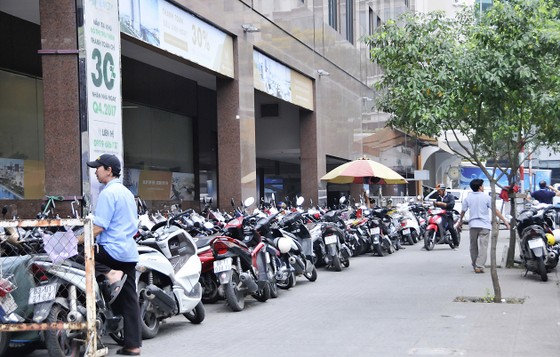 Trả vỉa hè cho người đi bộ để quản lý đô thị tốt hơn ảnh 2