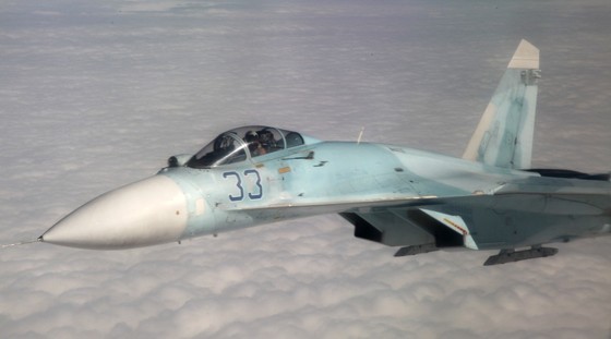 Tiêm kích Su-27 của Nga chặn máy bay do thám Mỹ ảnh 1