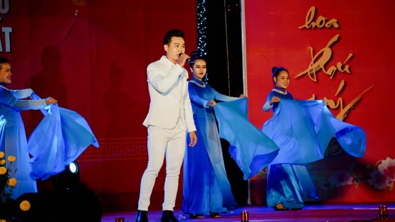"Xuân trên đất biển Hà Tiên" - Chương trình nghệ thuật chào mừng thị xã Hà Tiên tròn 20 tuổi ảnh 5