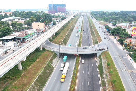 Khơi thông các điểm nóng ùn tắc giao thông ảnh 1