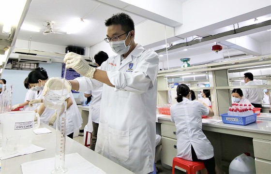 Trường đại học chung tay vì cộng đồng ảnh 1