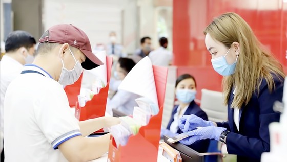 Dòng tiền chảy mạnh vào chứng khoán ảnh 1