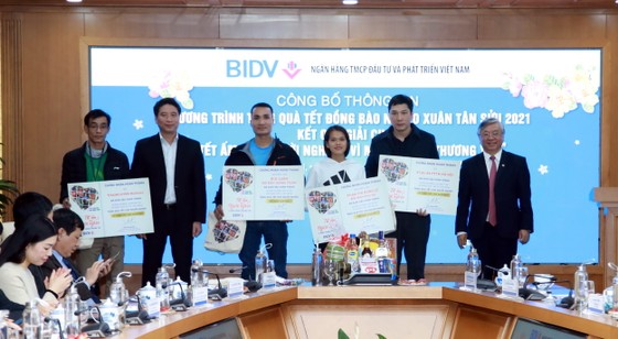 BIDV dành 30 tỷ đồng tặng quà tết cho người nghèo ảnh 1