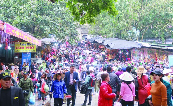 Mùa lễ hội phấp phỏng lo âu ảnh 2