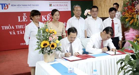 Agribank chi nhánh Bình Thạnh ký kết thỏa thuận hợp tác với Bệnh viện TP Thủ Đức (TPHCM) ảnh 1