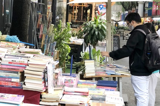 Nhập nhằng sách cũ, sách cổ ảnh 1