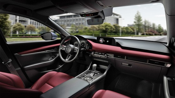 Nữ giới ngày càng ưa chuộng Mazda3 Sport ảnh 1