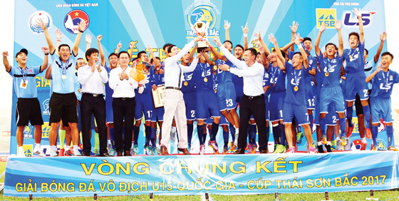 VCK giải bóng đá U.15 quốc gia 2017: Đội PVF lần thứ 3 vô địch ảnh 1